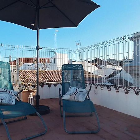 Apartment With Roof Terrace In Town Centre 타비라 외부 사진